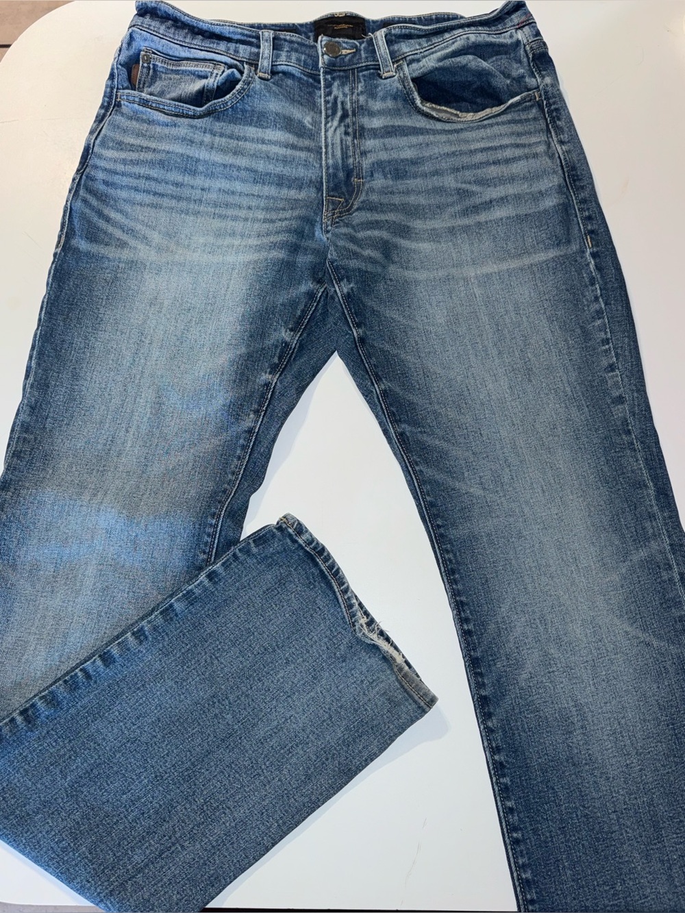 Men's Straight Outpost Jeans in Faded Blue - Classic‎ Fit